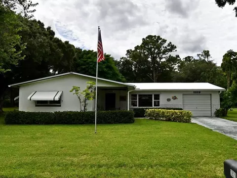 2829 Rainbow Dr, Fort Pierce, FL 34981