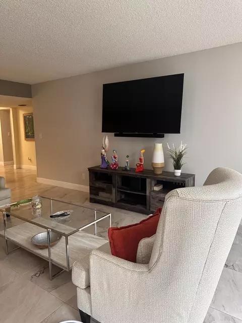 6698 10th Ave N #116, Greenacres, FL 33467
