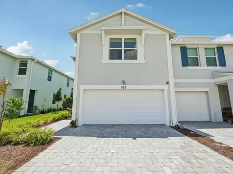 602 Salisbury Cir, Fort Pierce, FL 34982