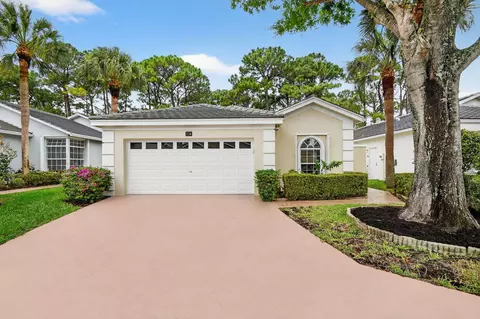 176 Harbor Lake Cir, Greenacres, FL 33413