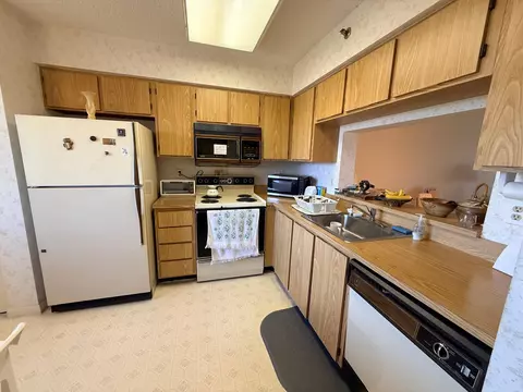 7240 Huntington Ln #606, Delray Beach, FL 33446