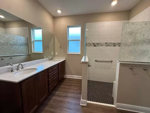 Bath - 8954 SW 75th Lp, Ocala, FL 34481 photo 2 of 9