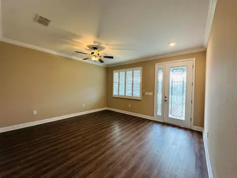 Living - 8954 SW 75th Lp, Ocala, FL 34481 photo 3 of 6