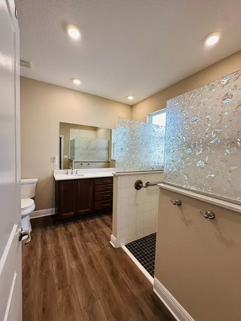 Bath - 8954 SW 75th Lp, Ocala, FL 34481 photo 1 of 9