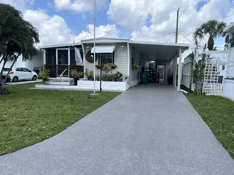 8661 SW 18th Pl, Davie, FL 33324