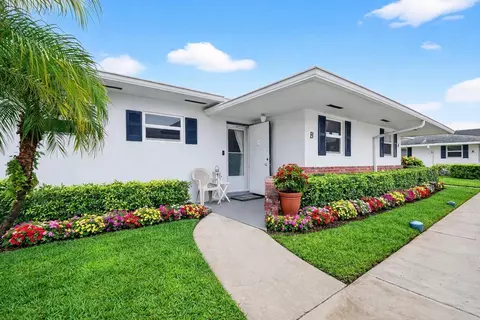 2758 Emory Dr E #B, West Palm Beach, FL 33415