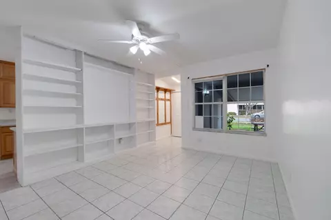 Living - 904 SE 16th St, Stuart, FL 34994 photo 3 of 7