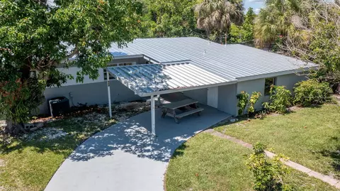 Exterior - 904 SE 16th St, Stuart, FL 34994 photo 4 of 4