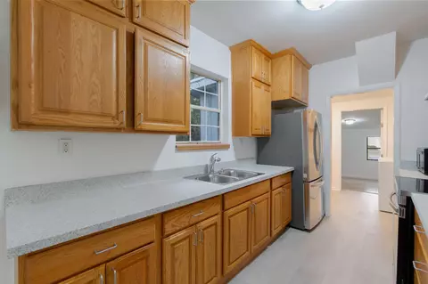 Kitchen - 904 SE 16th St, Stuart, FL 34994 photo 1 of 2