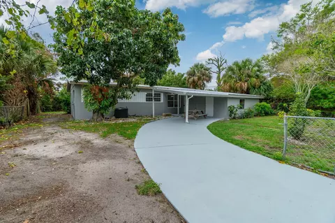 Other - 904 SE 16th St, Stuart, FL 34994 photo 1 of 5