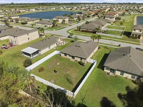 888 Bent Creek Dr, Fort Pierce, FL 34947