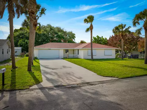 1905 Colonial Rd, Fort Pierce, FL 34950