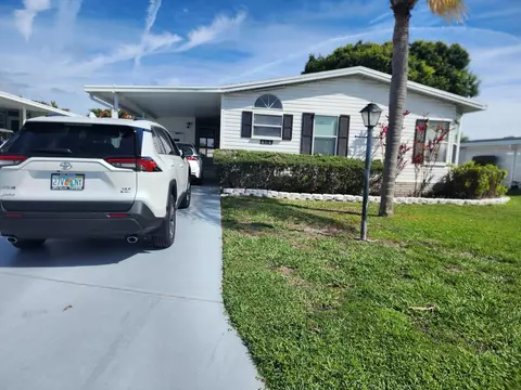 8518 Leadtree Ct, Port Saint Lucie, FL 34952