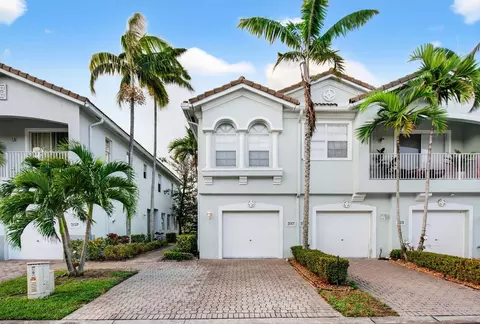 3167 Laurel Ridge Cir, Riviera Beach, FL 33404