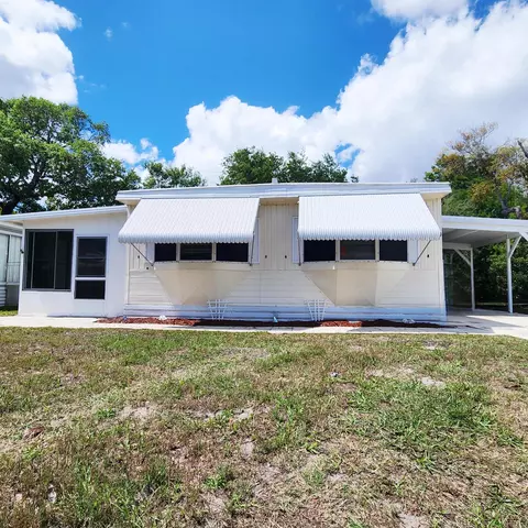 9 Margarita Ln, Port Saint Lucie, FL 34952