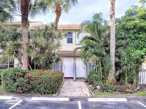 1827 NE 15th Ave NE #1827, Fort Lauderdale, FL 33305