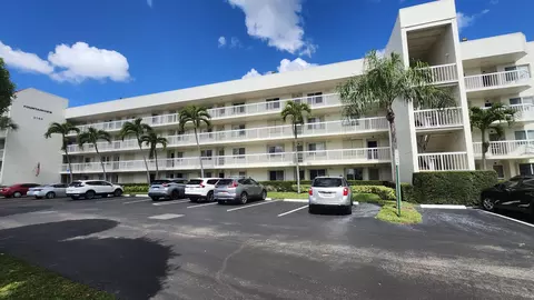 3146 Via Poinciana #414, Lake Worth, FL 33467