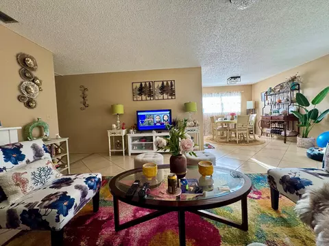 12 Lake Vista Trl #201, Port Saint Lucie, FL 34952