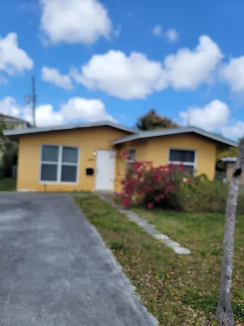 2241 Freedom St, Hollywood, FL 33020