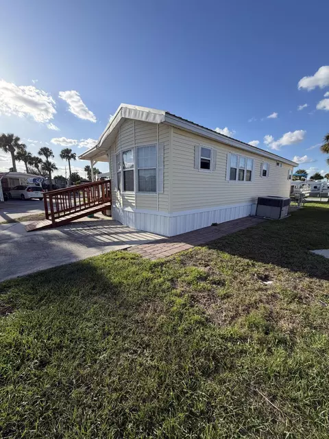 6673 SE 56th Ln, Okeechobee, FL 34974