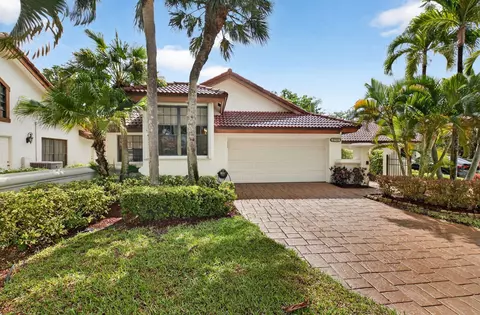 21700 Club Villa Ter, Boca Raton, FL 33433