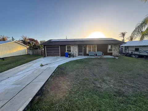 5638 SE Pine Ave, Stuart, FL 34997