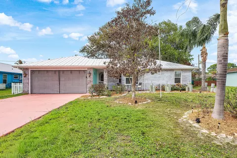 2114 SE Midtown Rd, Port Saint Lucie, FL 34952