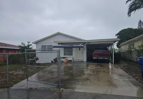 928 W 6th St, Riviera Beach, FL 33404