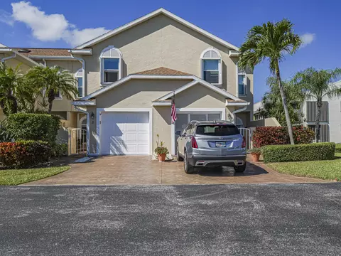 3223 S Lakeview Cir #20-8, Hutchinson Island, FL 34949