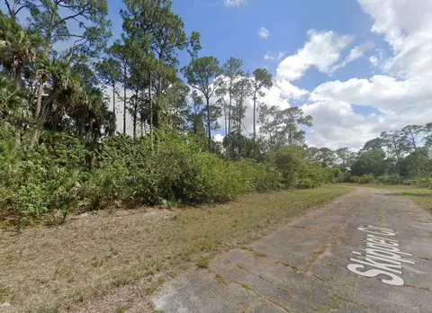 425 Skipper Ter, Labelle, FL 33935 photo 2