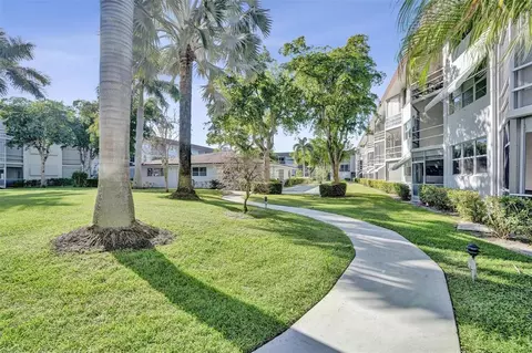 400 SE 10th St #308, Deerfield Beach, FL 33441