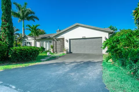 4507 Norfolk Island Pine Dr, Tamarac, FL 33319