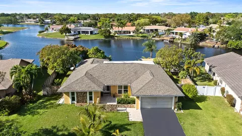 9121 NW 13th St, Plantation, FL 33322