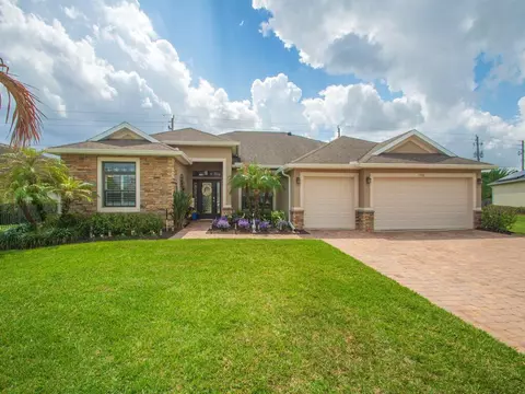 5907 Brae Burn Cir, Vero Beach, FL 32967