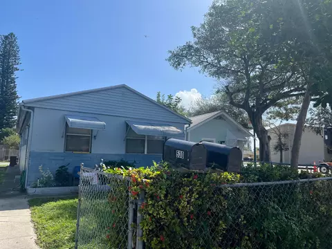 530 S C St W, Lake Worth Beach, FL 33460