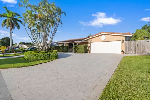 4421 NE 16th Ter, Oakland Park, FL 33334