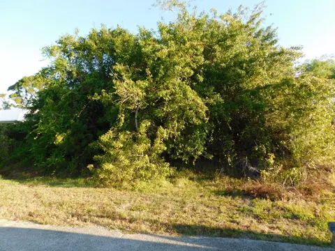 7402 Winter Garden Pkwy, Fort Pierce, FL 34951
