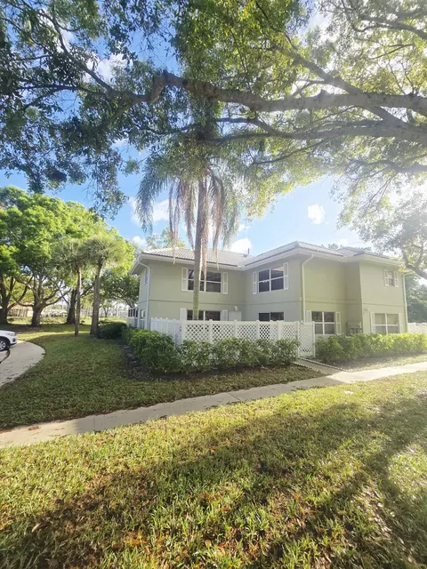 1956 Hartford Ct, West Palm Beach, FL 33409