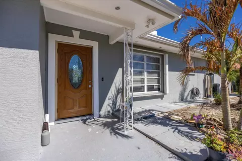 403 NE Oleander Ave, Port Saint Lucie, FL 34952