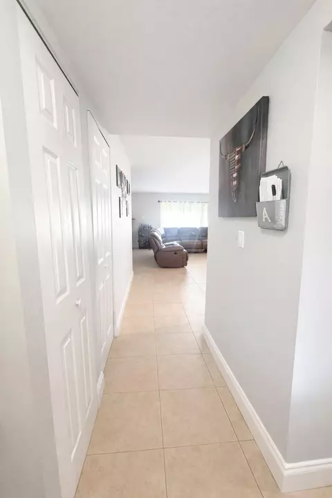 4052 N Pine Island Rd #1C, Sunrise, FL 33351