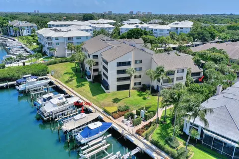 511 Oak Harbour Dr, Juno Beach, FL 33408