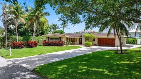 910 Banyan Dr, Delray Beach, FL 33483