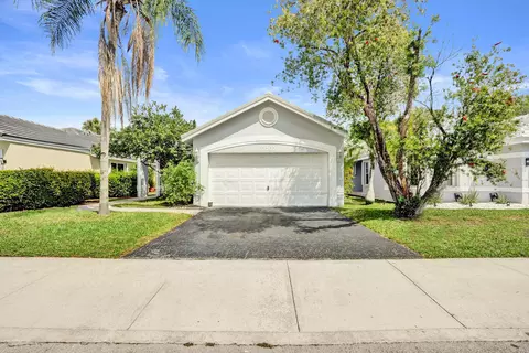 2702 Arborwood Rd, Davie, FL 33328