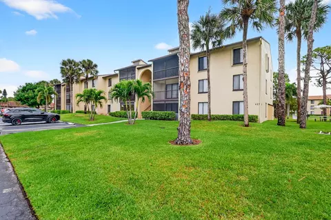 627 Sea Pine Way #B2, Greenacres, FL 33415