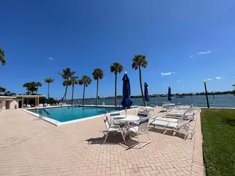 2600 N Flagler Dr #301, West Palm Beach, FL 33407