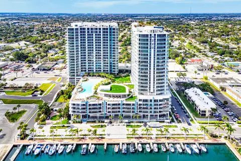 220 Lake Shore Dr #1010, Lake Park, FL 33403