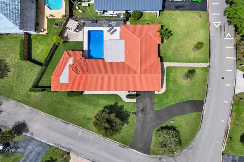 8500 NW 19th Dr, Coral Springs, FL 33071