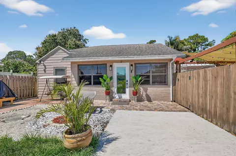 425 Broward Ave, Greenacres, FL 33463