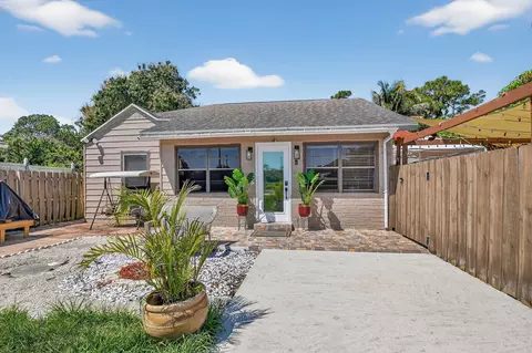 425 Broward Ave, Greenacres, FL 33463