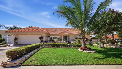 5884 Laurel Green Cir, Boynton Beach, FL 33437